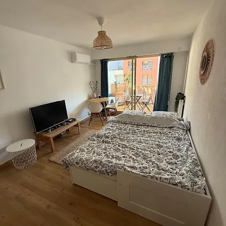 Apartment Bohemian In Close To Sea With Parking Menton