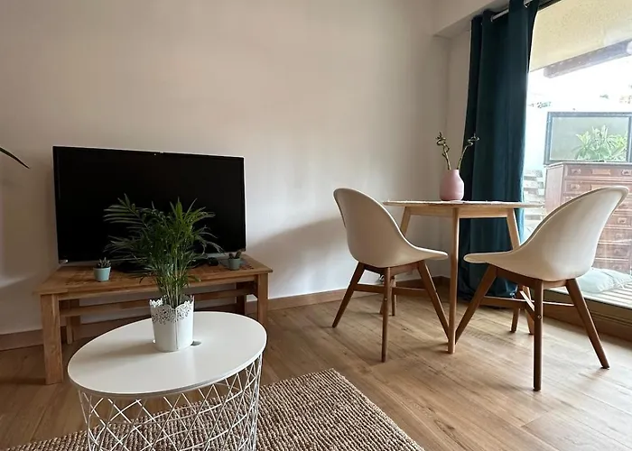 Bohemian In Close To Sea With Parking Mentona